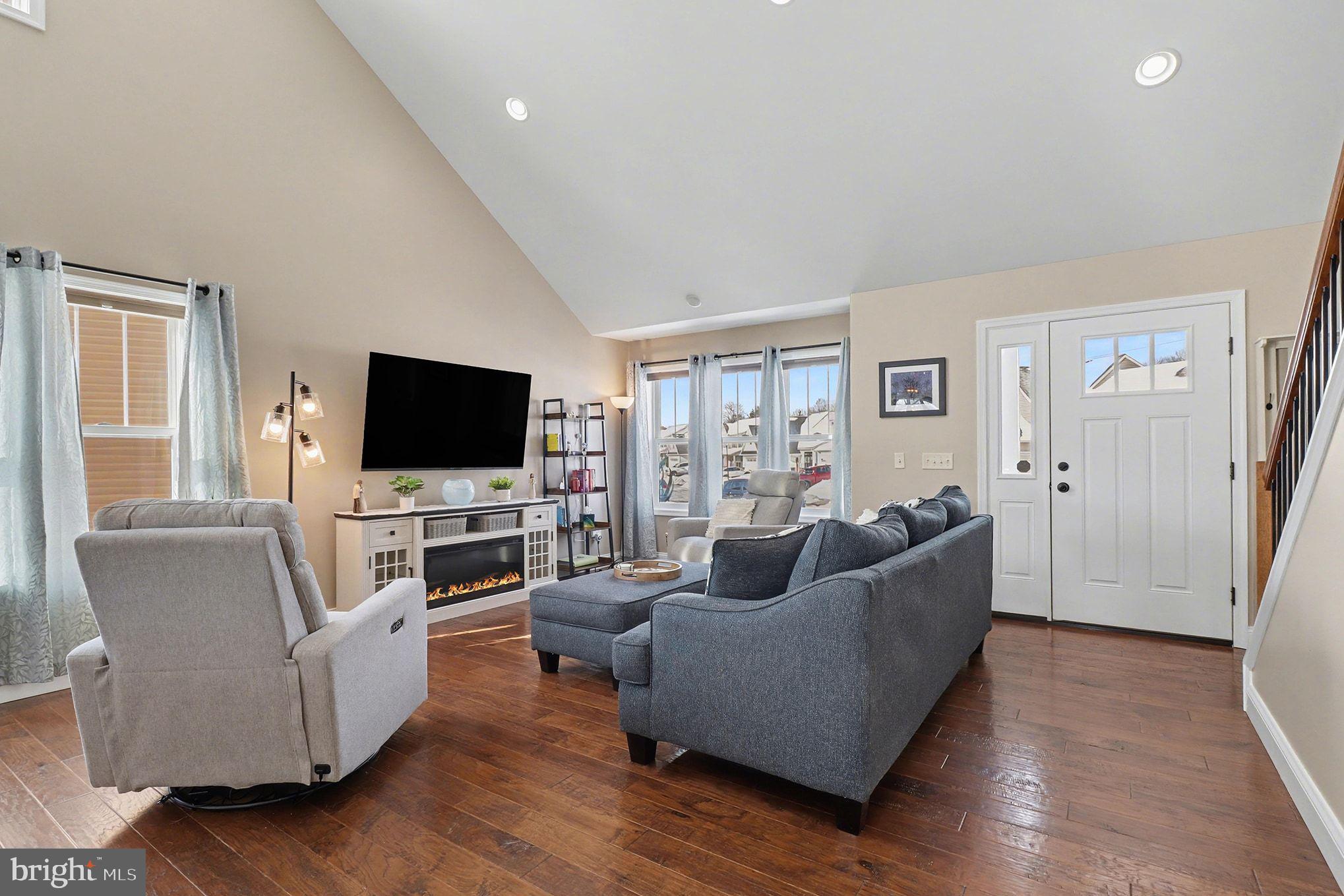 467 Hamilton Court Manheim, PA 17545 - Photo 5 of 48 a living room with furniture and a flat screen tv