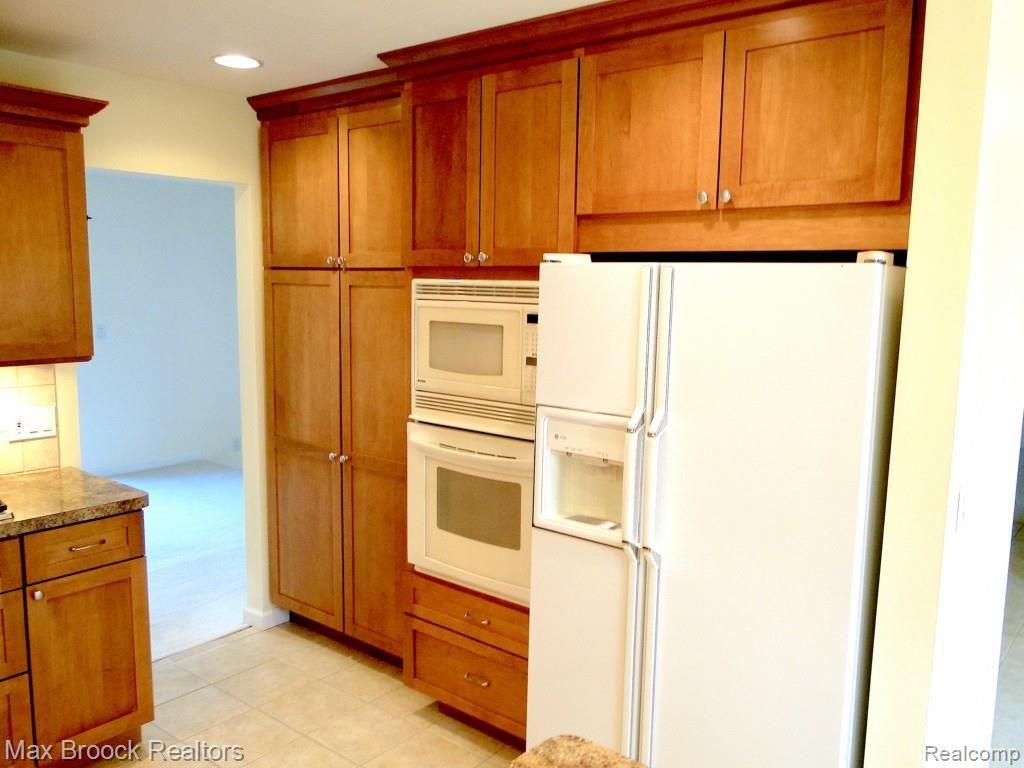177 East Long Lake Road Bloomfield Hills, MI 48304 - Photo 11 of 30