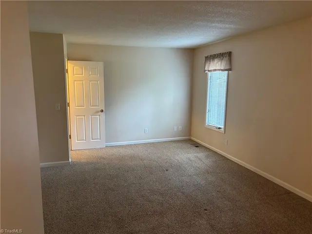 $1,395 | 176 Kinloch Court, Winston-Salem, NC 27104