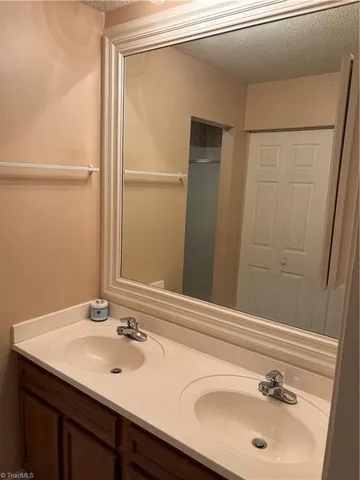 $1,395 | 176 Kinloch Court, Winston-Salem, NC 27104