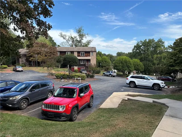 $1,395 | 176 Kinloch Court, Winston-Salem, NC 27104