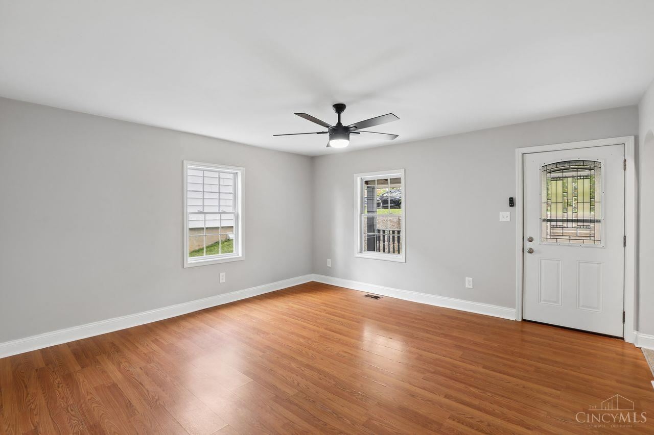 6015 Eleanor Street Cincinnati, OH 45227 - Photo 27 of 36