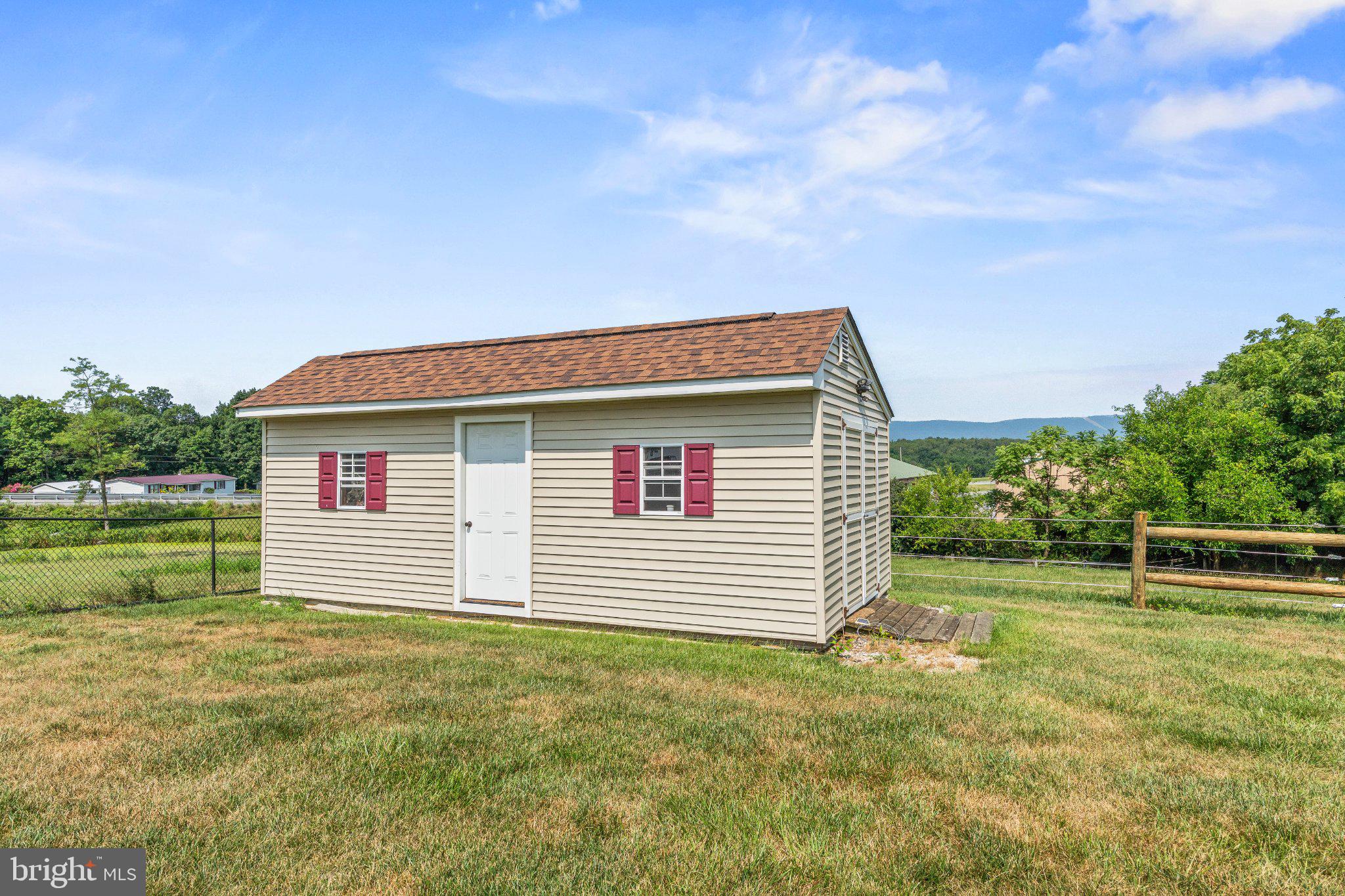 7246 Smith Road Chambersburg, PA 17202 - Photo 6 of 51 Gallery Image 6