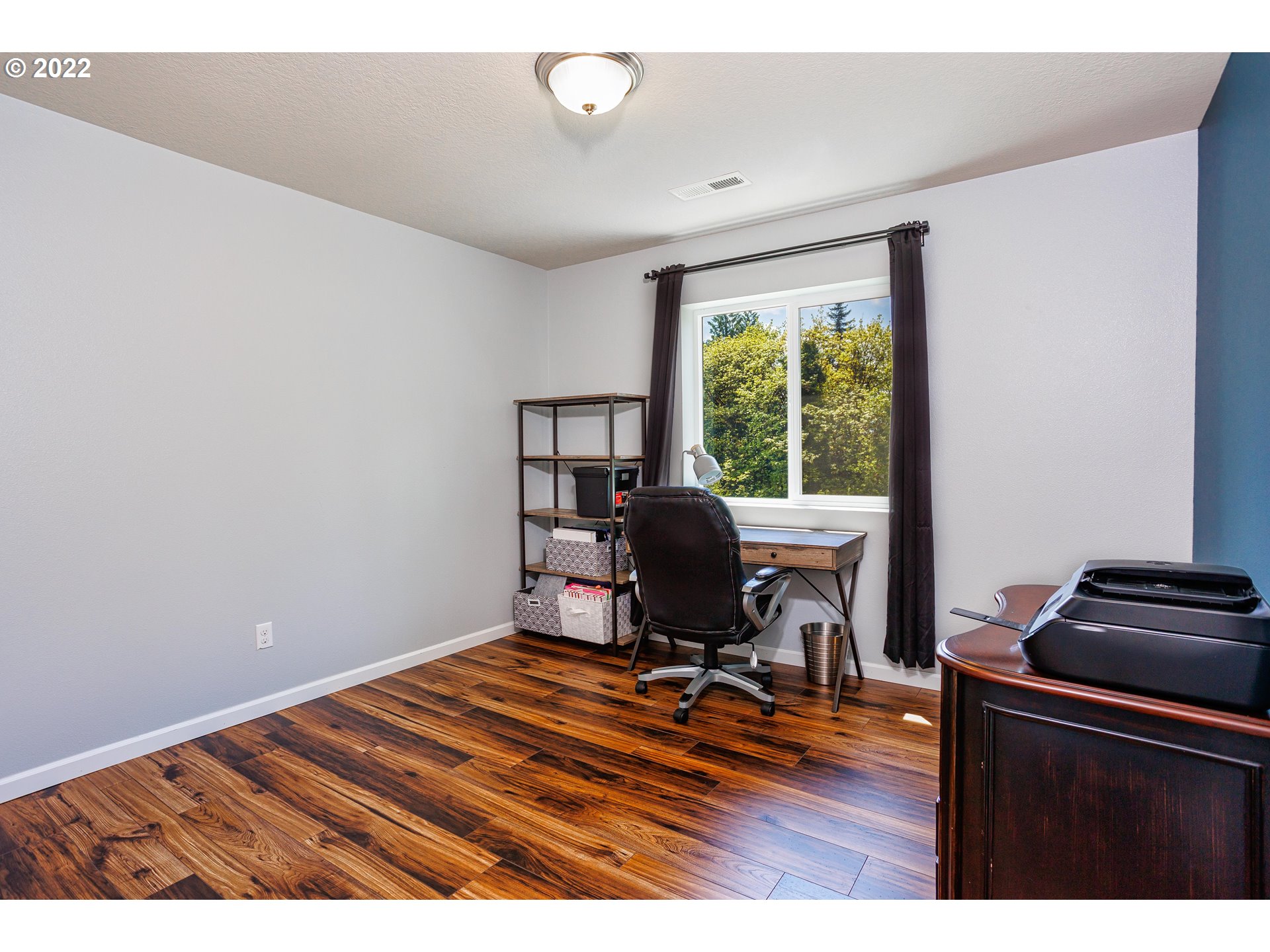 2732 South Red Tail Loop Ridgefield, WA 98642 - Photo 20 of 28 a workspace with furniture and a window