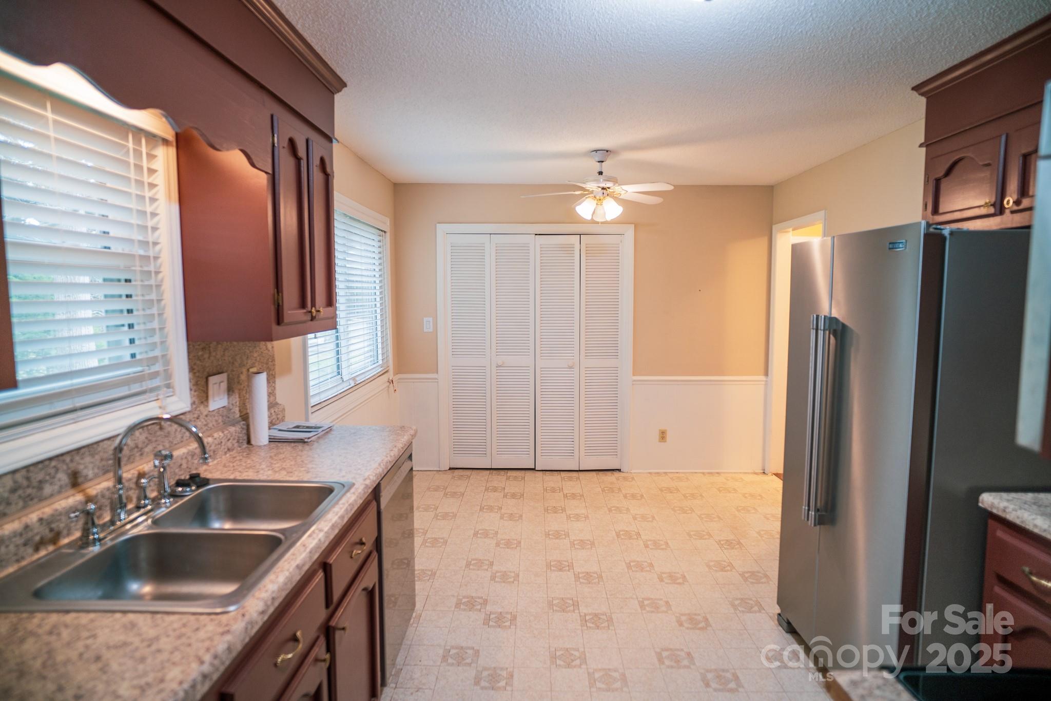 2131 Wildlife Road Charlotte, NC 28214 - Photo 11 of 32 Gallery Image 11