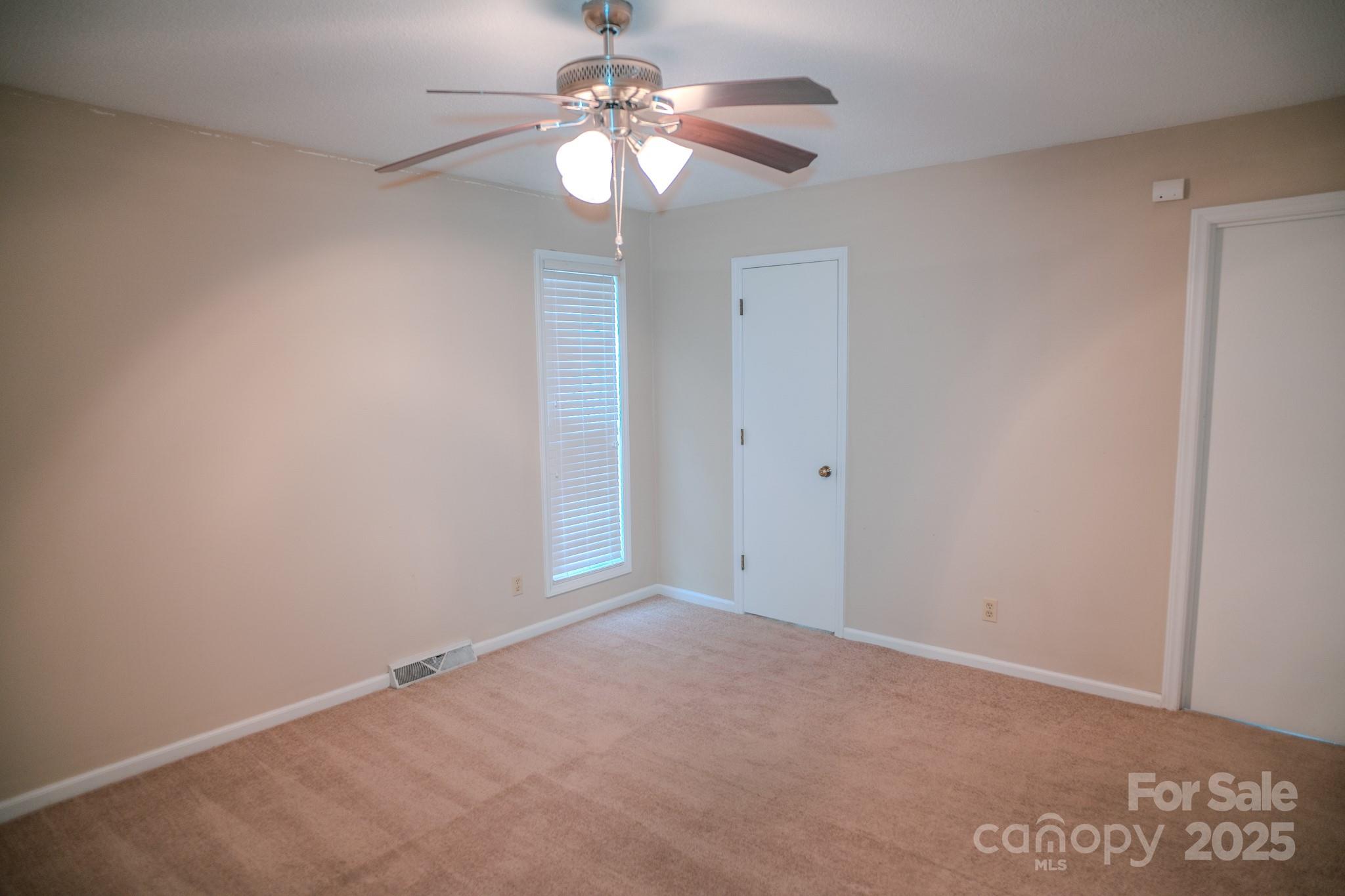 2131 Wildlife Road Charlotte, NC 28214 - Photo 15 of 32 Gallery Image 15