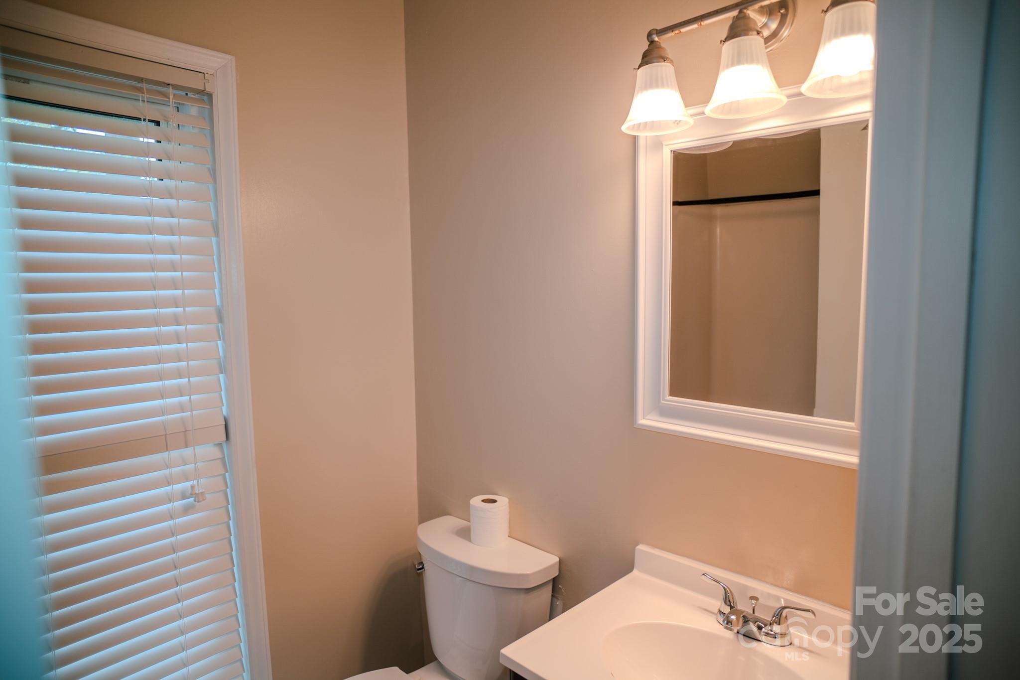 2131 Wildlife Road Charlotte, NC 28214 - Photo 17 of 32 Gallery Image 17