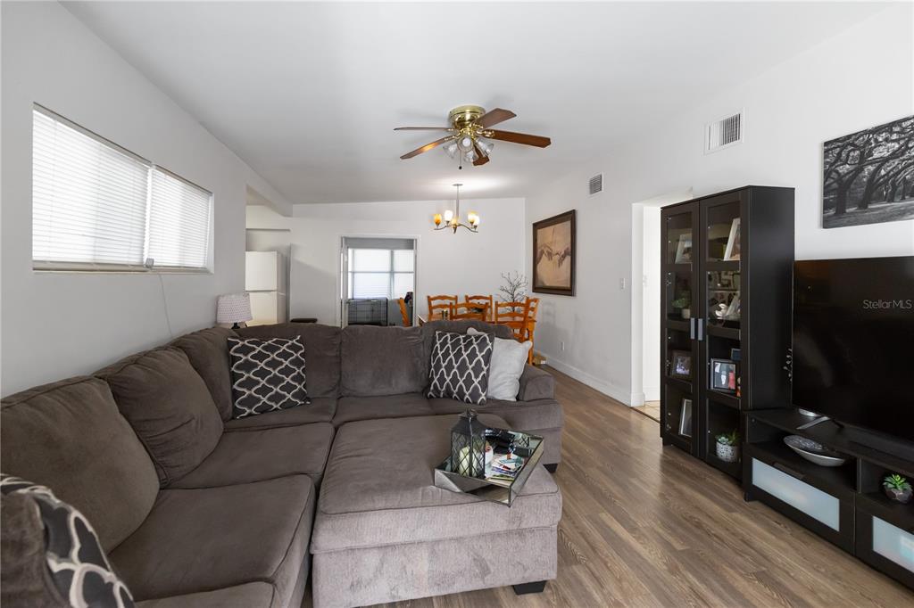 4303 Anderson Road Orlando, FL 32812 - Photo 20 of 47 a living room with furniture