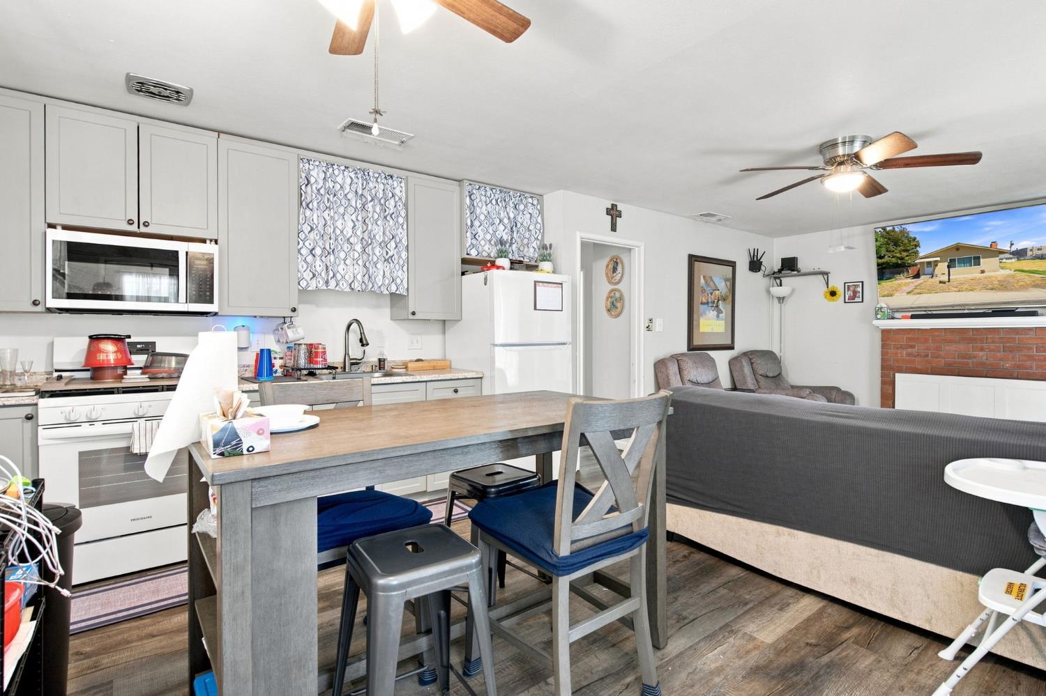 221 1st Street Ripon, CA 95366 - Photo 7 of 30 Gallery Image 7