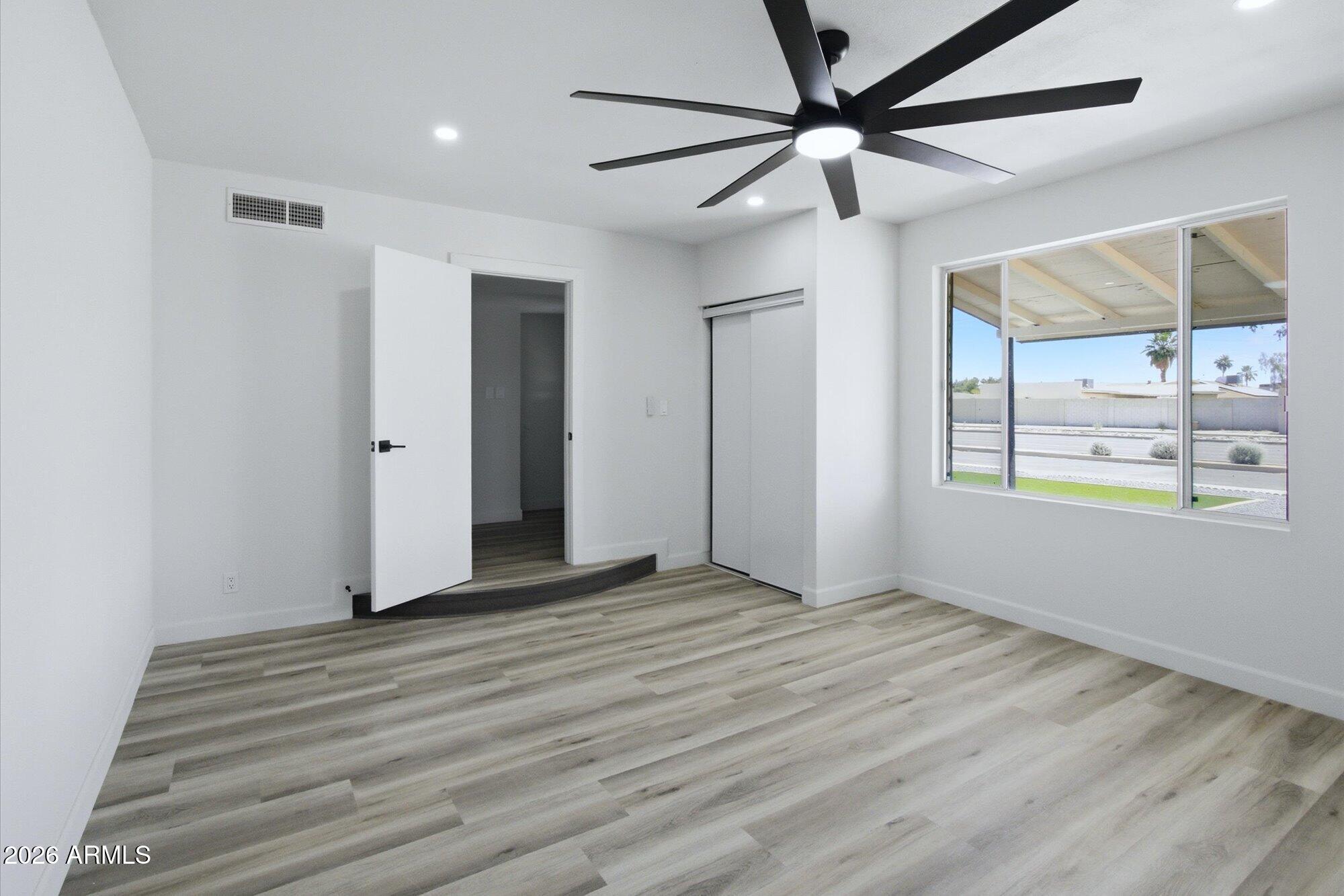 4036 West Thunderbird Road Phoenix, AZ 85053 - Photo 8 of 29 08-