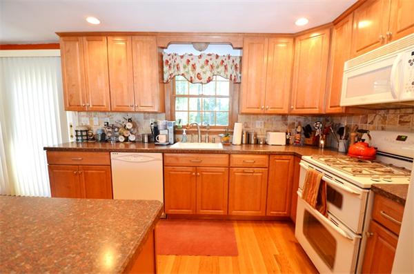52 Duncan Road Stoughton, MA 02072 - Photo 4 of 30 Gallery Image 4