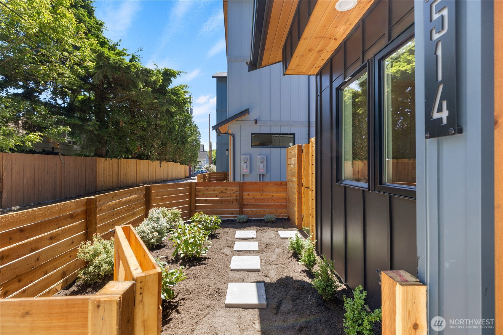 514 North 92nd Street Seattle, WA 98103 - Photo 3 of 38