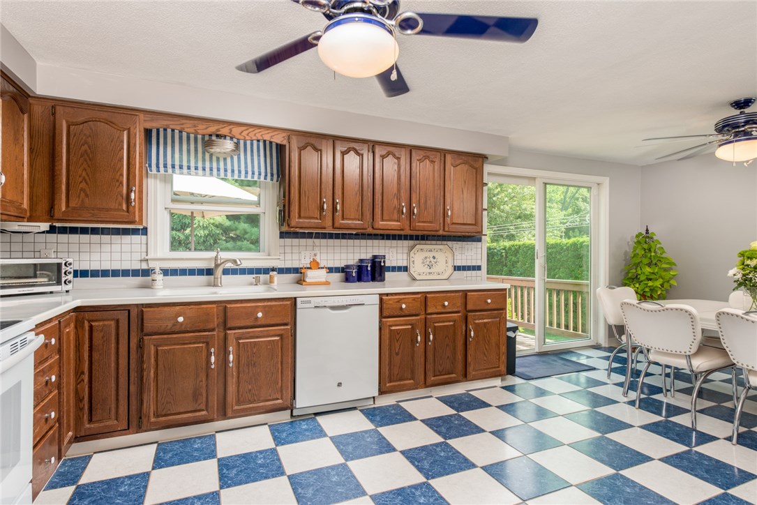 86 Achille Street Woonsocket, RI 02895 - Photo 9 of 35 Gallery Image 9