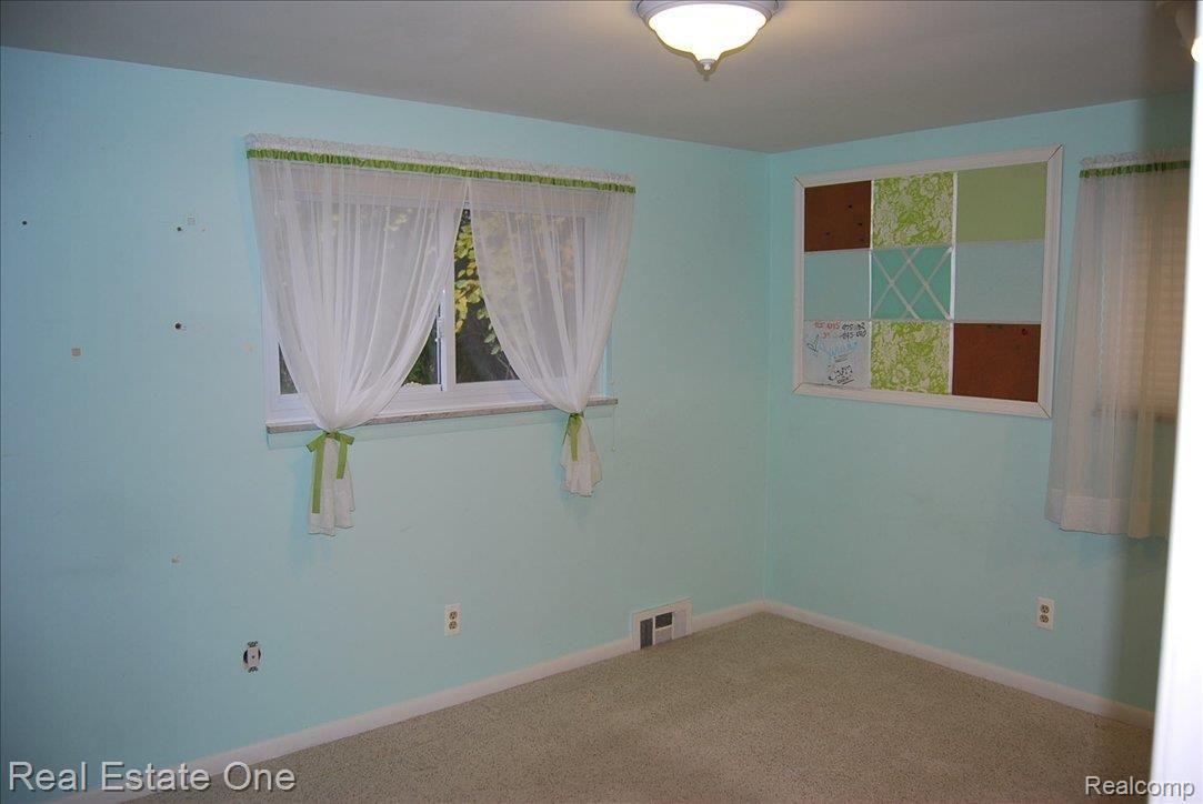 873 Briar Court Rochester, MI 48309 - Photo 17 of 20 Bedroom #3