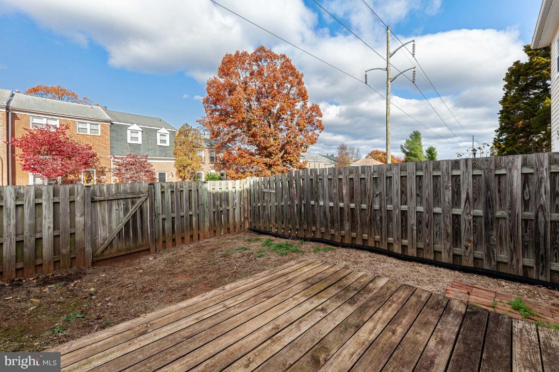 8488 Stonewall Road Manassas, VA 20110 - Photo 37 of 43 Fenced rear yard