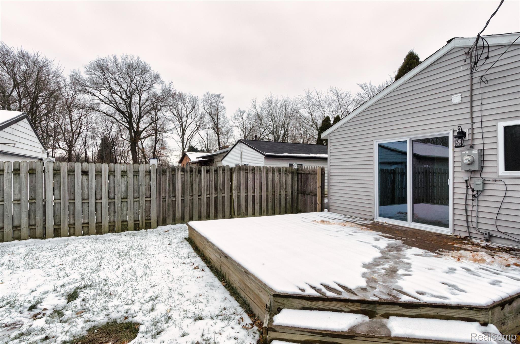 4040 Gleason Road Waterford, MI 48329 - Photo 8 of 31 4040 Gleason-26.jpg