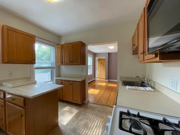 $3,200 | 274 Newtonville Avenue, Unit 274, Newton, MA 02460