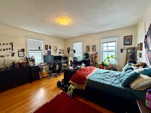 $3,000 | 274 Newtonville Avenue, Unit 274, Newton, MA 02460