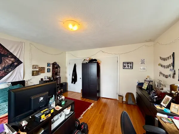 $3,000 | 274 Newtonville Avenue, Unit 274, Newton, MA 02460