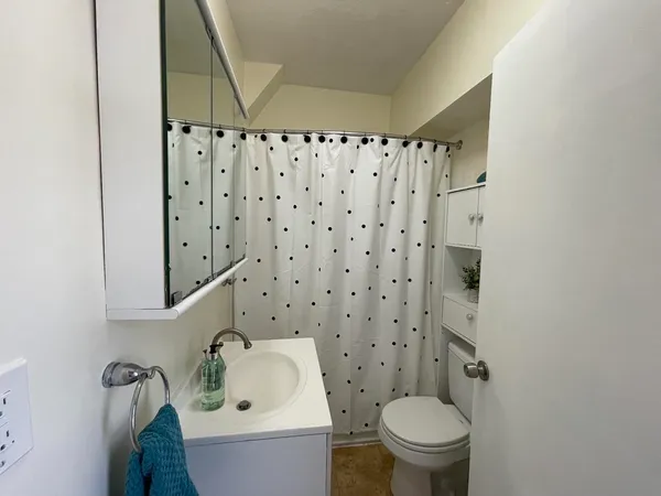 $3,000 | 274 Newtonville Avenue, Unit 274, Newton, MA 02460