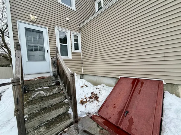 $3,200 | 274 Newtonville Avenue, Unit 274, Newton, MA 02460