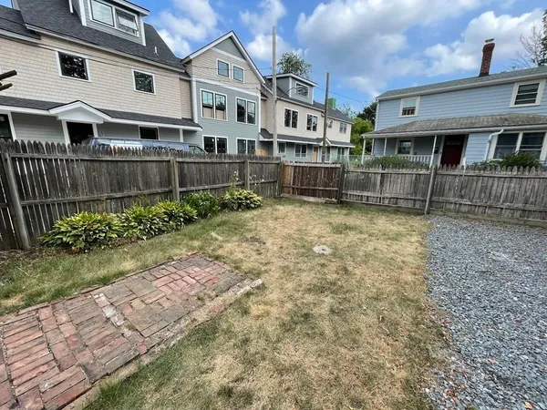 $3,200 | 274 Newtonville Avenue, Unit 274, Newton, MA 02460