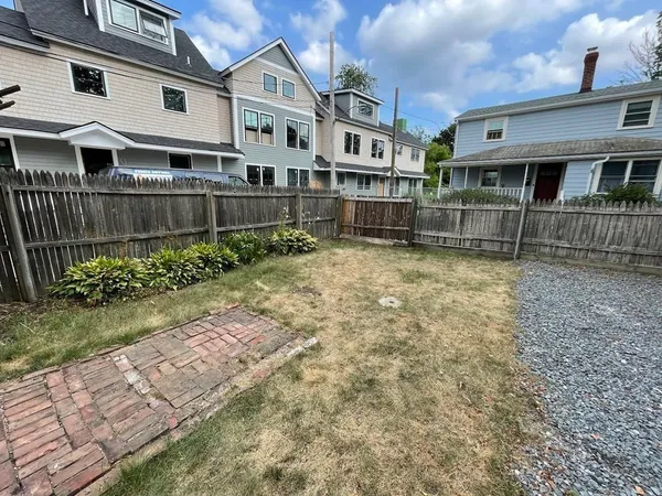 $3,000 | 274 Newtonville Avenue, Unit 274, Newton, MA 02460