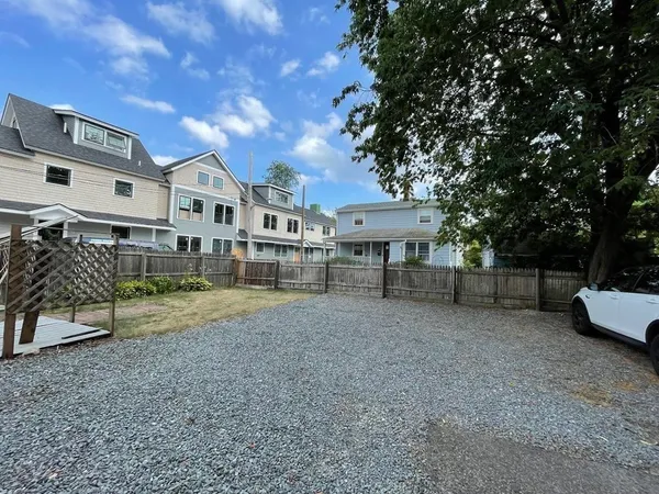 $3,000 | 274 Newtonville Avenue, Unit 274, Newton, MA 02460