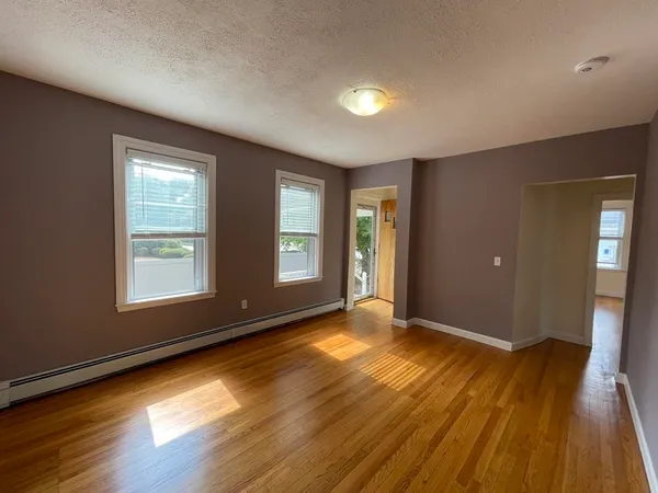 $3,000 | 274 Newtonville Avenue, Unit 274, Newton, MA 02460