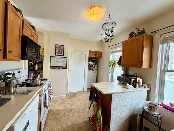 $3,000 | 274 Newtonville Avenue, Unit 274, Newton, MA 02460