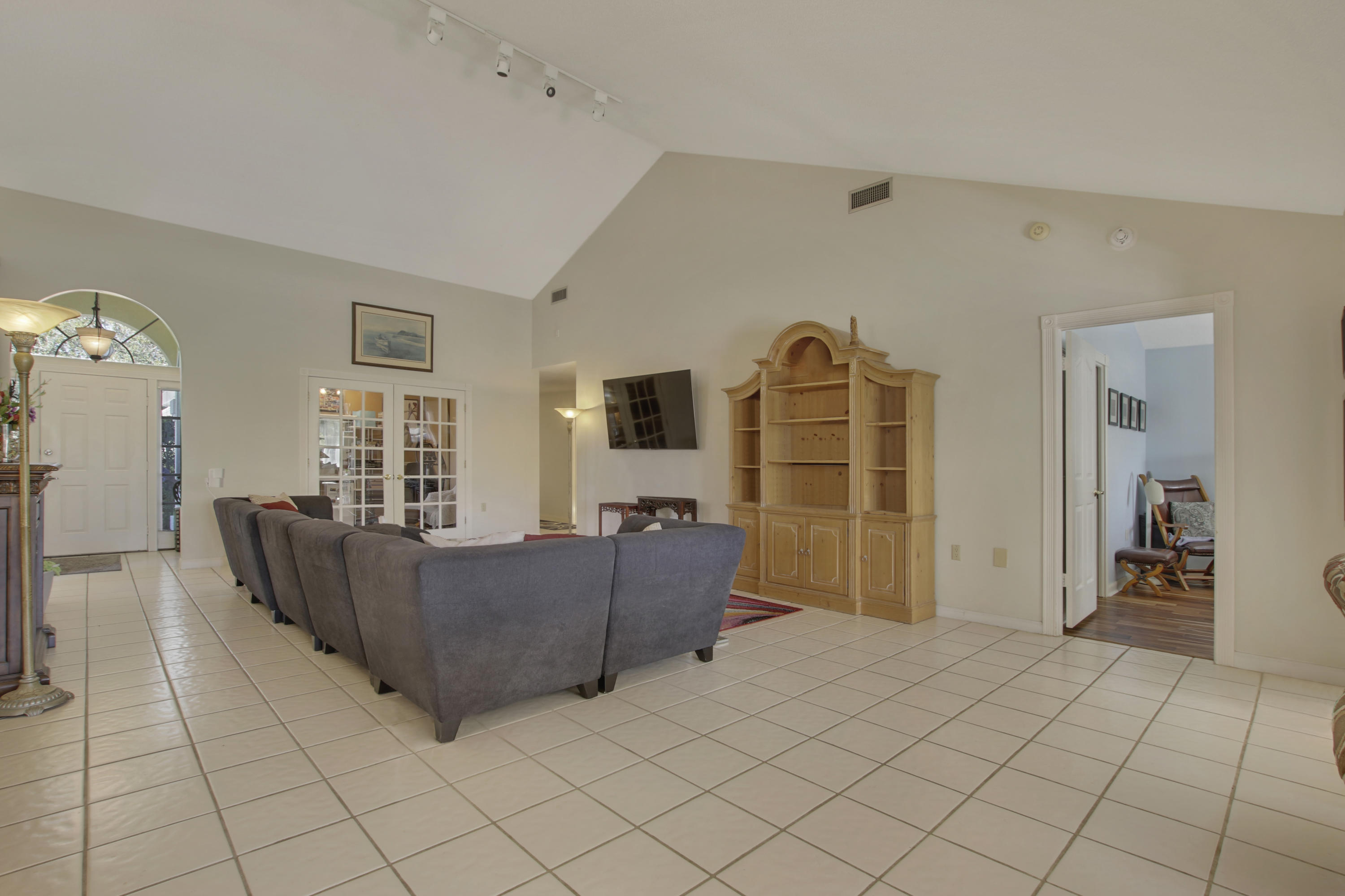 2870 Wilderness Road West Palm Beach, FL 33409 - Photo 30 of 51 House2-17