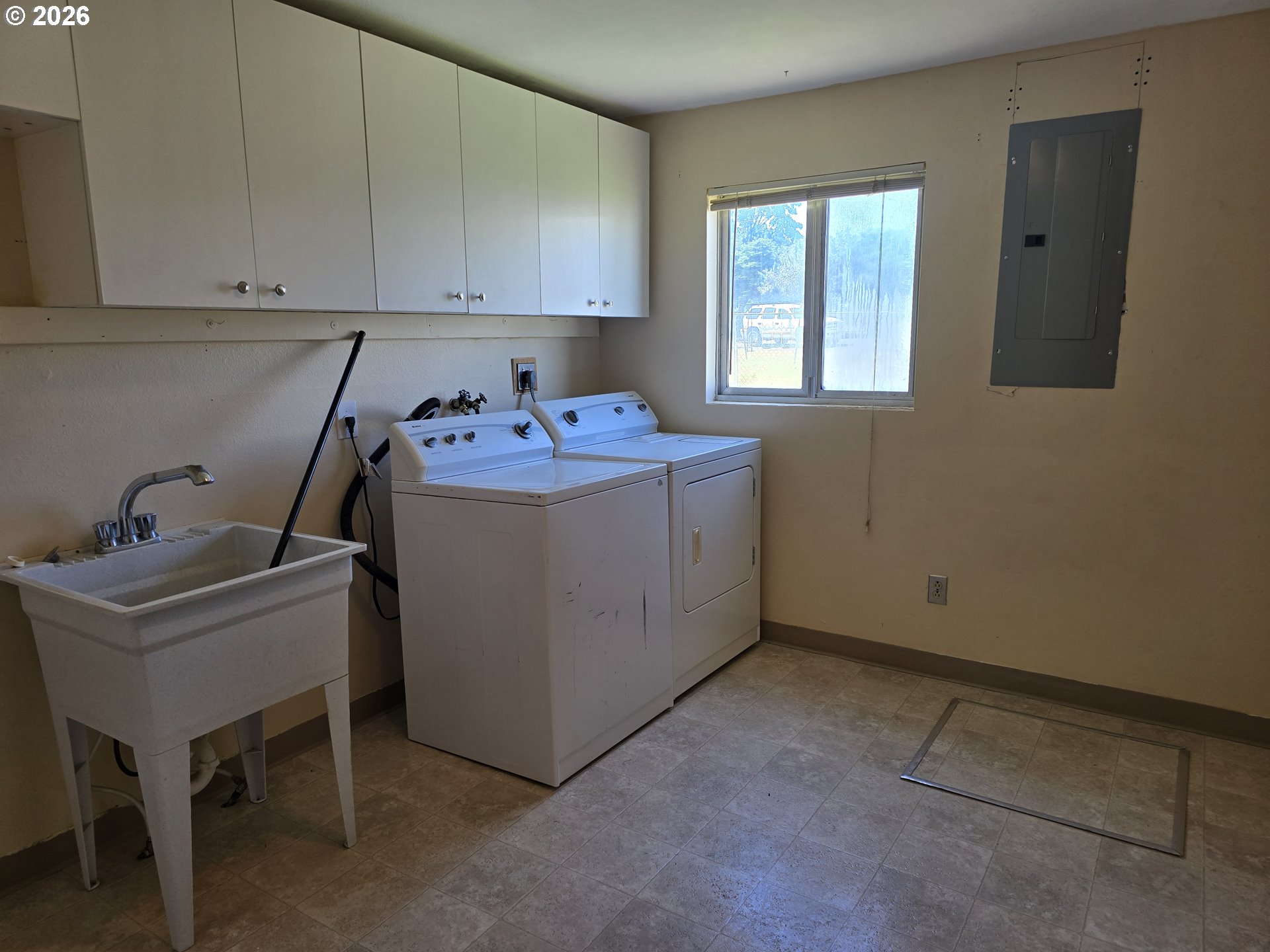 58 South High Road Wamic, OR 97063 - Photo 13 of 15