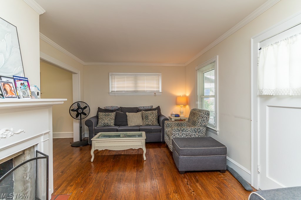 4501 Lilac Road Cleveland, OH 44121 - Photo 6 of 32