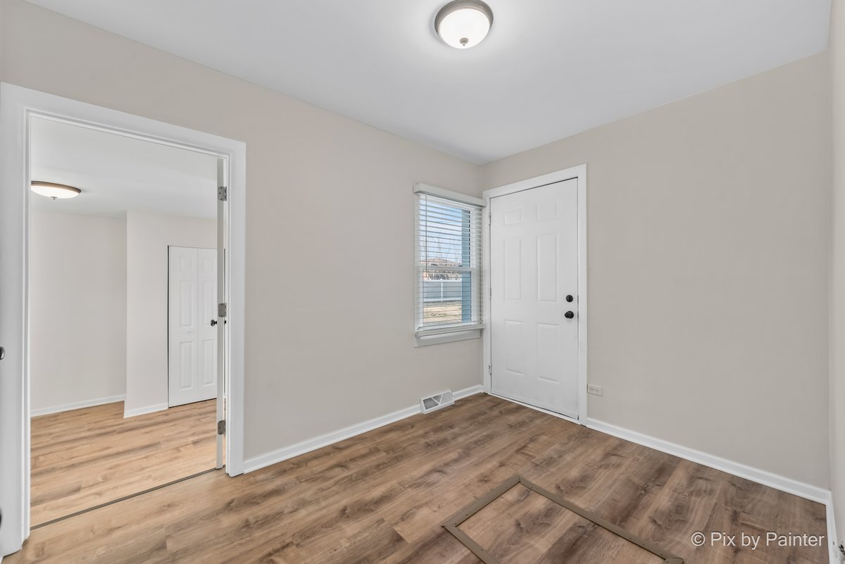 1019 Maple Street Lake In The Hills, IL 60156 - Photo 12 of 31