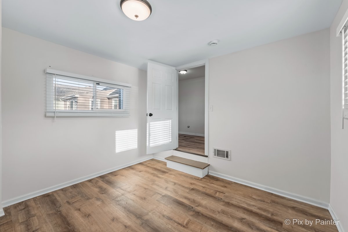 1019 Maple Street Lake In The Hills, IL 60156 - Photo 15 of 31