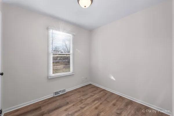 $2,900 | 1019 Maple Street, Lake In The Hills, IL 60156