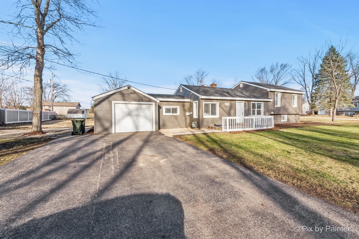 1019 Maple Street Lake In The Hills, IL 60156 - Photo 2 of 31