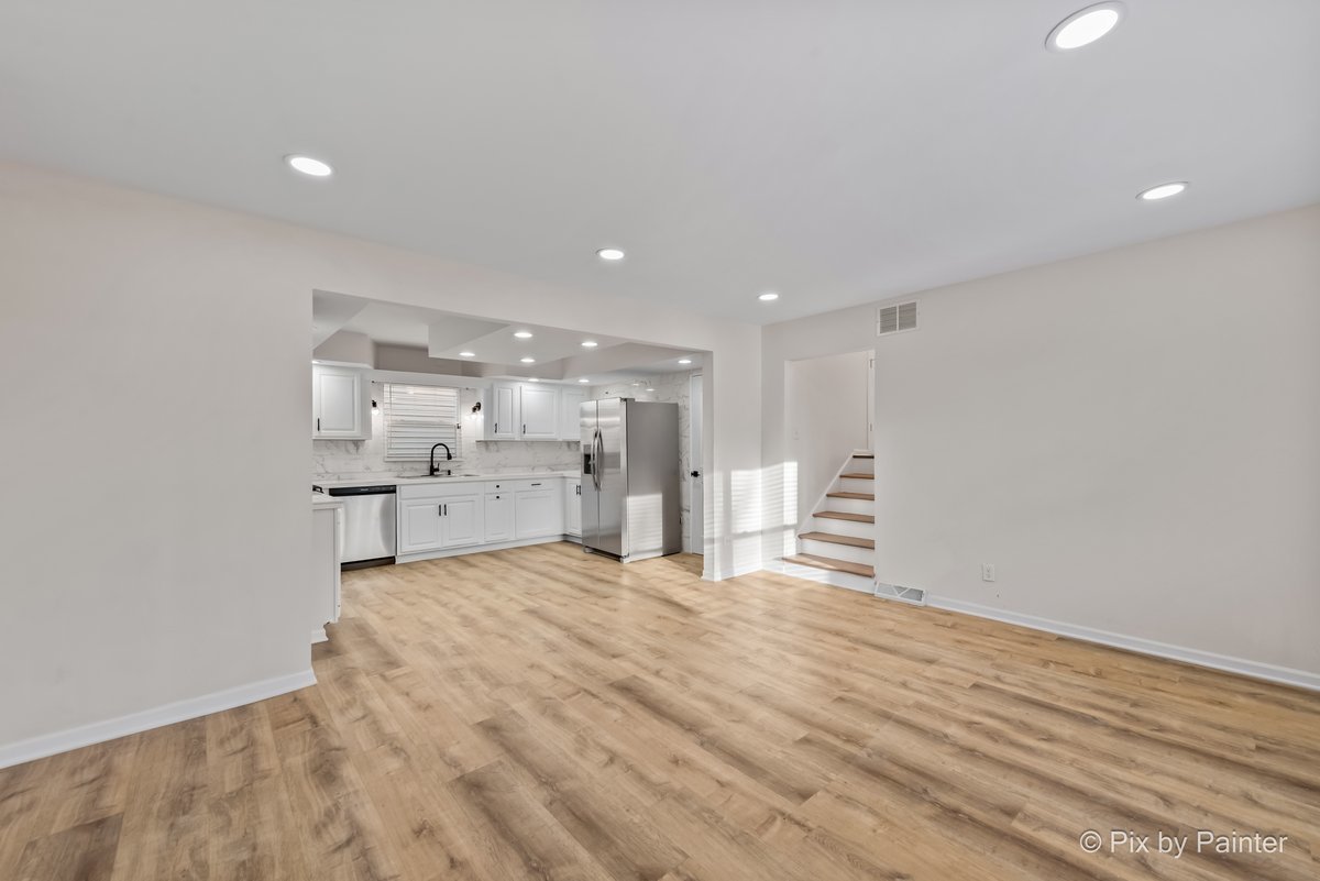 1019 Maple Street Lake In The Hills, IL 60156 - Photo 3 of 31