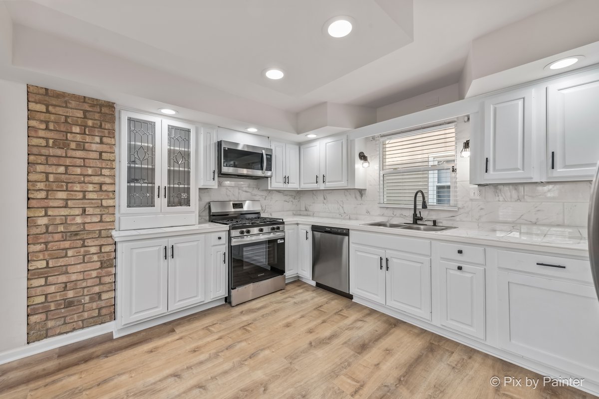 1019 Maple Street Lake In The Hills, IL 60156 - Photo 5 of 31