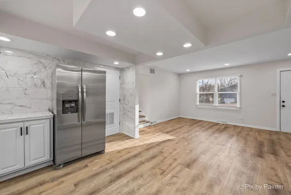 $2,900 | 1019 Maple Street, Lake In The Hills, IL 60156