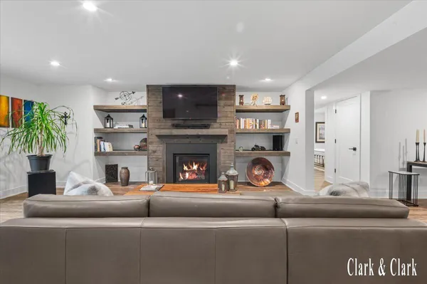 $1,250,000 | 10660 Kissing Ridge Drive Southeast, Lowell, MI 49331