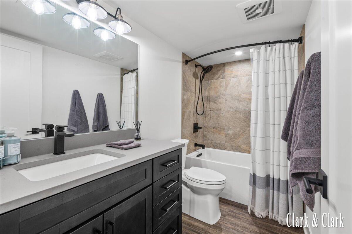 10660 Kissing Ridge Drive Southeast Lowell, MI 49331 - Photo 33 of 51 102-INTERIOR 32A