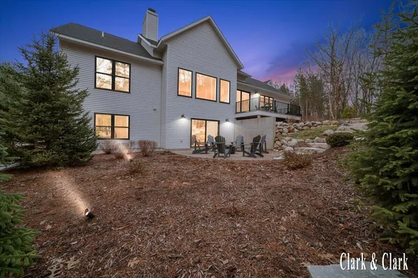 $1,250,000 | 10660 Kissing Ridge Drive Southeast, Lowell, MI 49331