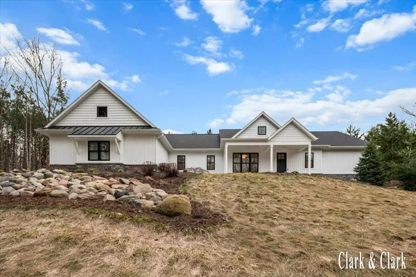 $1,250,000 | 10660 Kissing Ridge Drive Southeast, Lowell, MI 49331