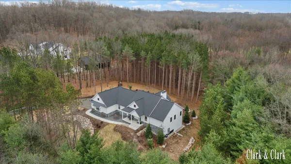 $1,250,000 | 10660 Kissing Ridge Drive Southeast, Lowell, MI 49331