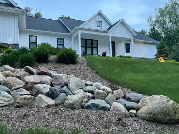 $1,250,000 | 10660 Kissing Ridge Drive Southeast, Lowell, MI 49331