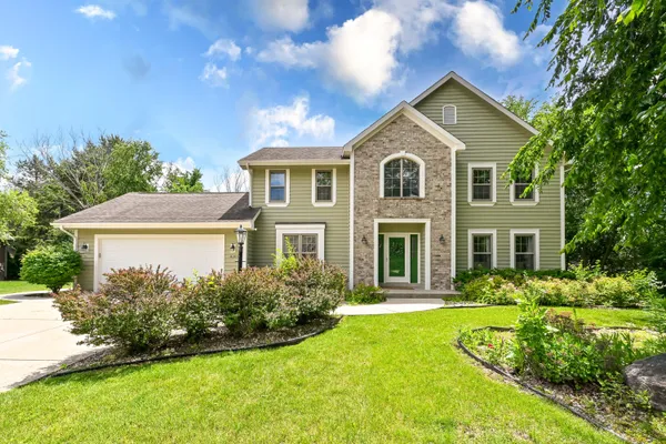 $559,900 | 14285 West North Oak Boulevard, New Berlin, WI 53151
