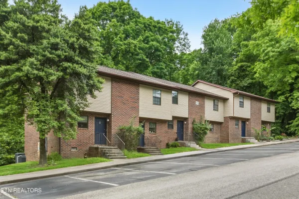 $169,900 | 440 Tammy Drive, Unit 4, Powell, TN 37849
