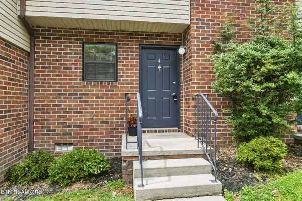 $169,900 | 440 Tammy Drive, Unit 4, Powell, TN 37849