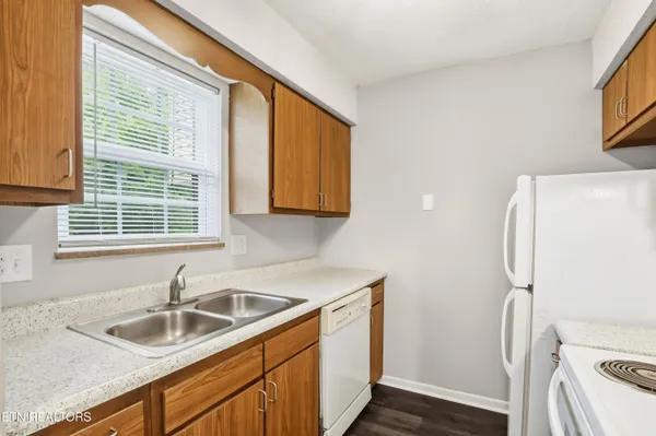 $169,900 | 440 Tammy Drive, Unit 4, Powell, TN 37849